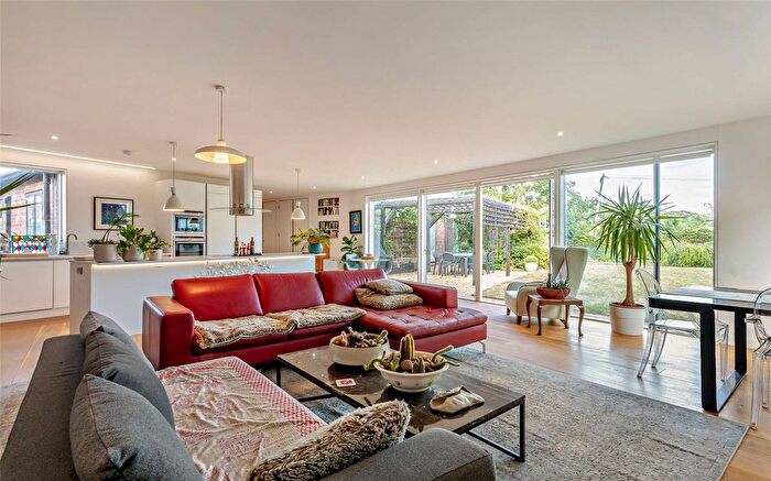 4 Bedroom Bungalow To Rent In Priams Way, Stapleford, Cambridge, Cambridgeshire, CB22