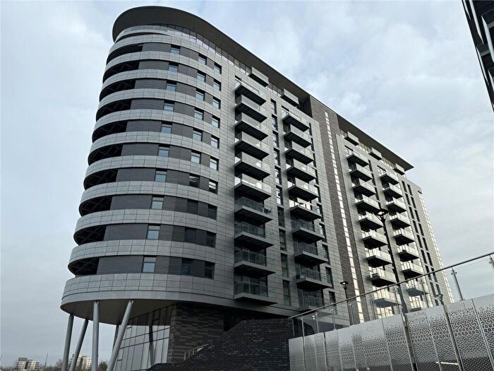 2 Bedroom Flat To Rent In Pomona Strand, Old Trafford, Manchester, Greater Manchester, M16
