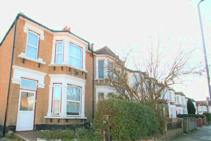 4 Bedroom End Of Terrace House To Rent In Staines Road, Ilford, IG1