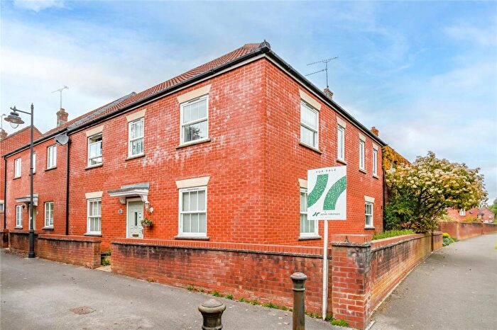 4 Bedroom Terraced House For Sale In Chivers Road, Devizes, Wiltshire, SN10