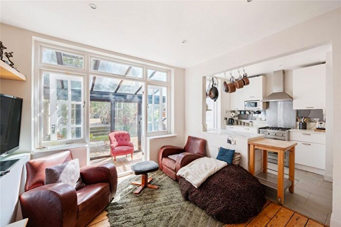 5 Bedroom Terraced House For Sale In Turle Road, SW16