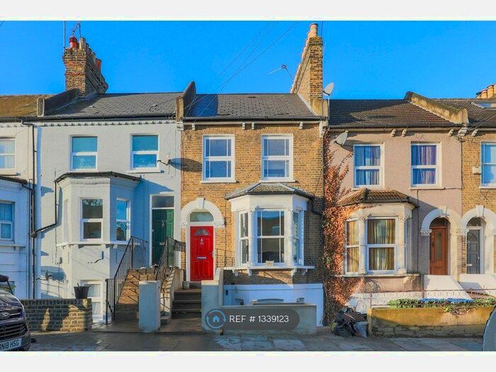 1 Bedroom Flat To Rent In Combedale Road, London, SE10