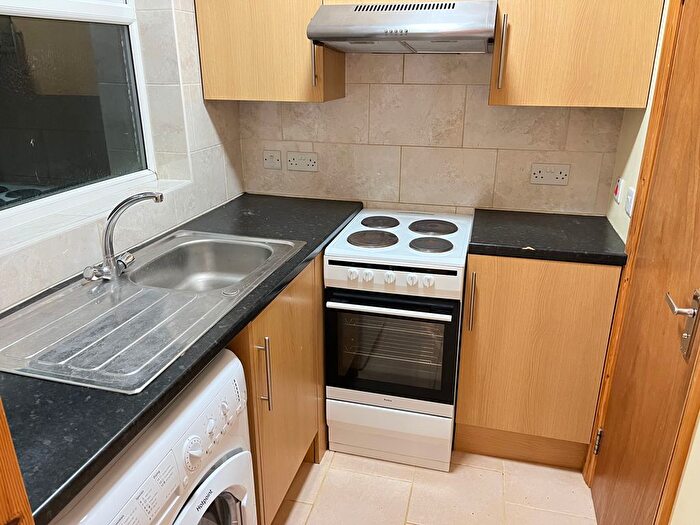 Studio To Rent In Oakwood Avenue, Southgate, N14