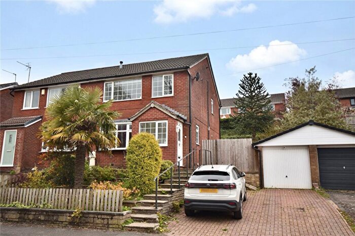 3 Bedroom Semi-Detached House For Sale In George Street, Shaw, Oldham, Greater Manchester, OL2