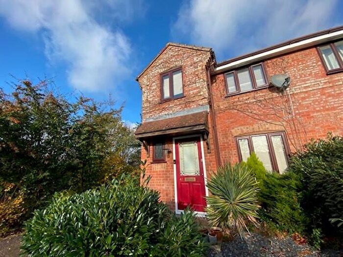 3 Bedroom House To Rent In Holst Crescent, Old Farm Park, Milton Keynes, MK7