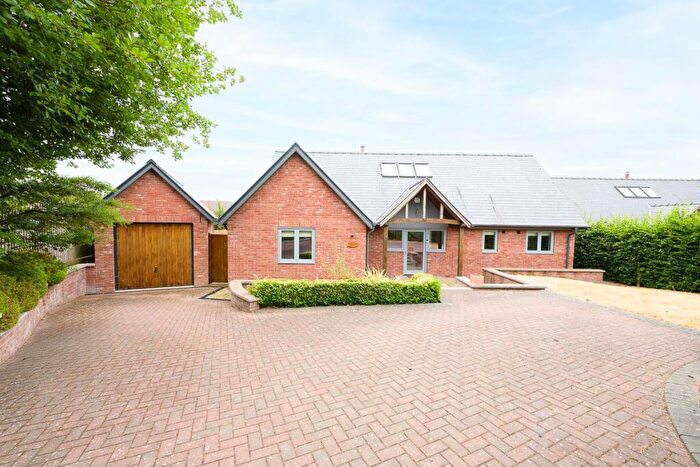 3 Bedroom Detached House To Rent In Pear Tree Cottage, HR2