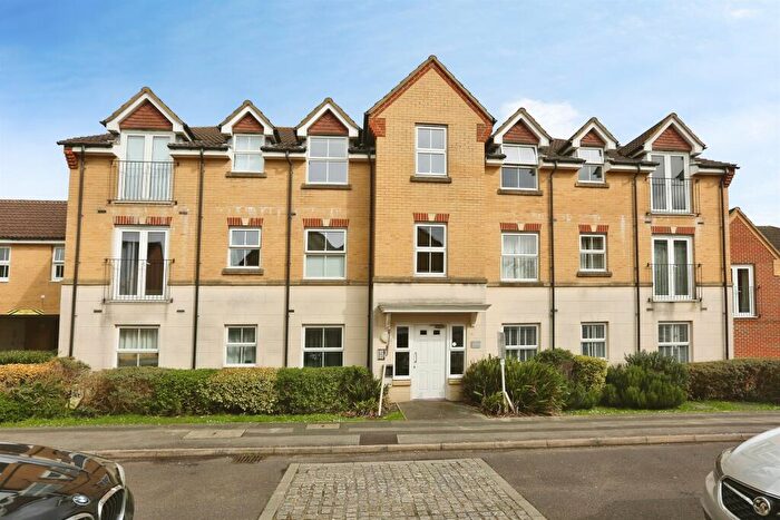 2 Bedroom Flat For Sale In Sunlight Gardens, Fareham, PO15