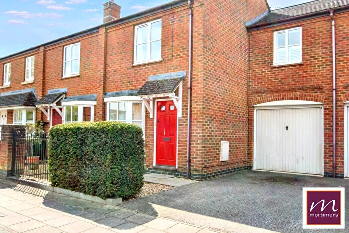 2 Bedroom Semi-Detached House To Rent In Fairford Leys Way, Aylesbury, HP19