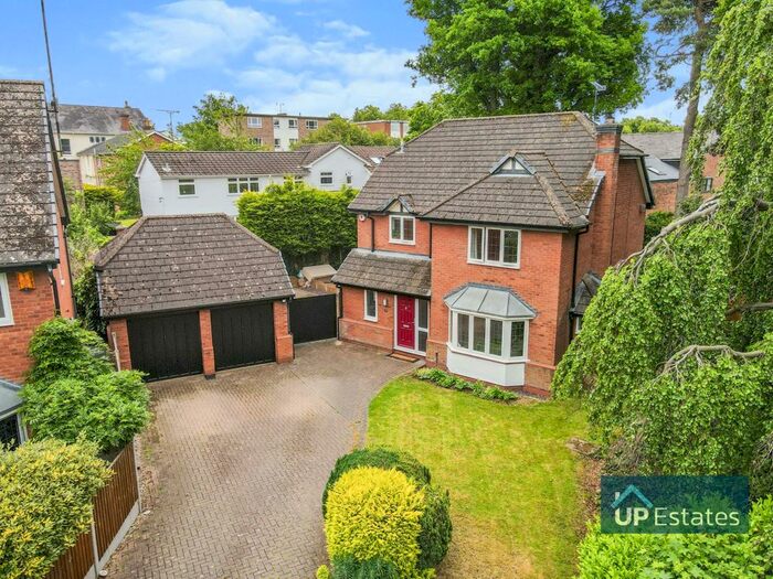 4 Bedroom Detached House To Rent In Onslow Croft, Leamington Spa, CV32