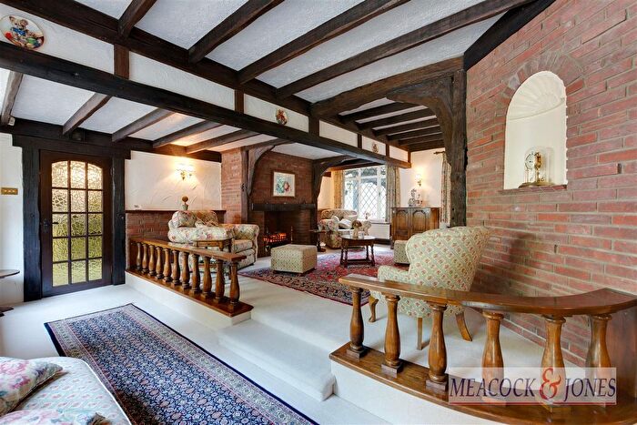 5 Bedroom Detached House For Sale In Frog Street, Kelvedon Hatch, Brentwood, CM15