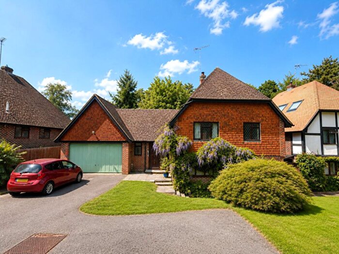 4 Bedroom Detached House For Sale In Broad Ha'penny, Wrecclesham, Farnham, Surrey, GU10