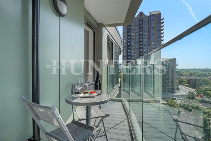 2 Bedroom Flat For Sale In Waterside Way, London, N17
