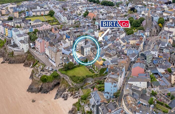2 Bedroom Flat For Sale In St. Marys Court, Tenby, SA70