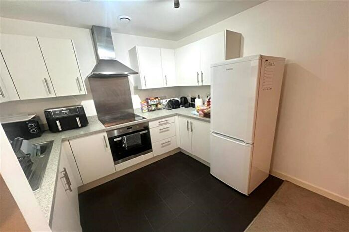 2 Bedroom Flat To Rent In Hackney House, DA17