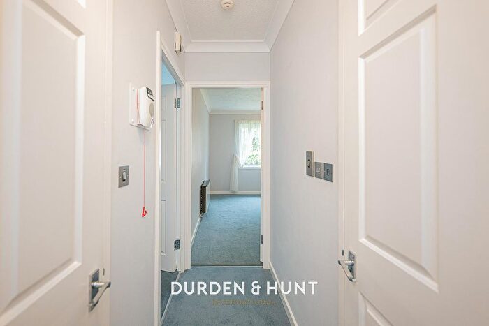 1 Bedroom Flat For Sale In Goldsmere Court, Hornchurch, RM11