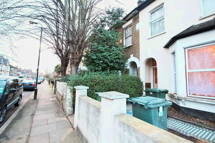 3 Bedroom Flat To Rent In Clova Road, London E7