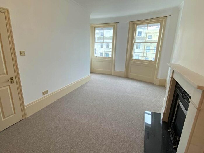 1 Bedroom Flat To Rent In Brunswick Place, , Hove, BN3
