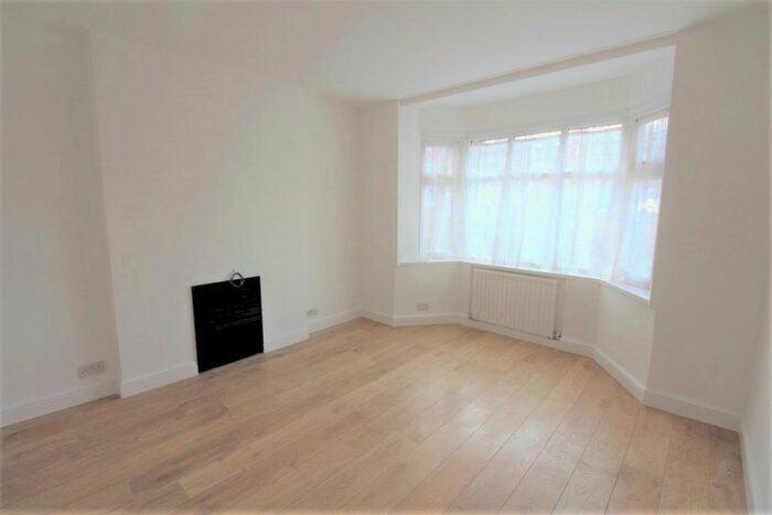 2 Bedroom Maisonette To Rent In Orchid Road, London, N14