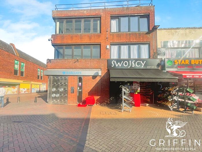 3 Bedroom Flat To Rent In High Street, Grays, RM17