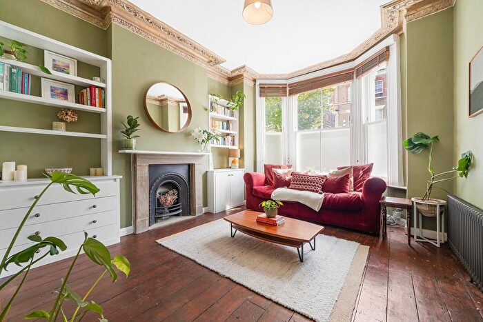 2 Bedroom Flat For Sale In Gateley Road, SW9