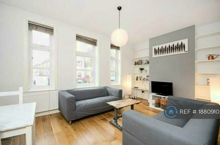 2 Bedroom Flat To Rent In Mare Street, London, E8