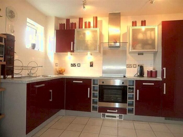 2 Bedroom Apartment To Rent In Jupiter Court, Slough, Berkshire, SL1