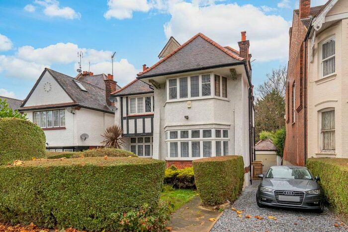 4 Bedroom Flat To Rent In Teignmouth Road, Mapesbury Estate, London, NW2