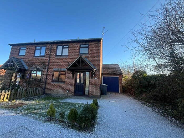 3 Bedroom Semi Detached House To Rent In Falcon Fields, Tadley, RG26
