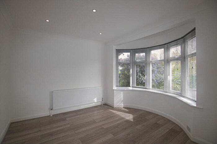 1 Bedroom Flat To Rent In Northview Crescent, Neasden, London, NW10