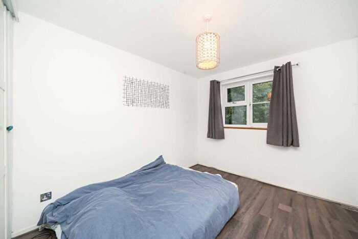 1 Bedroom Flat To Rent In Pages Hill, London, N10