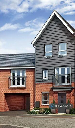 4 Bedroom Semi-Detached House To Rent In Cranmore Circle, Broughton, Milton Keynes, MK10