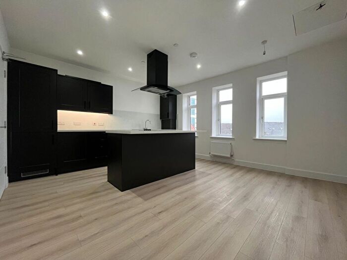 2 Bedroom Flat To Rent In Corporation Road, Newport, NP19