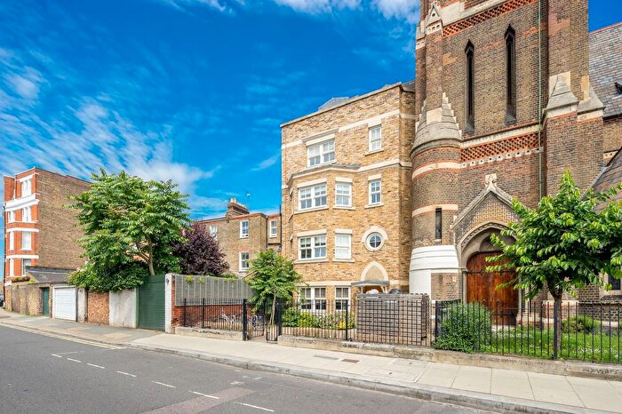 1 Bedroom Flat To Rent In Greyhound Road, London, W14