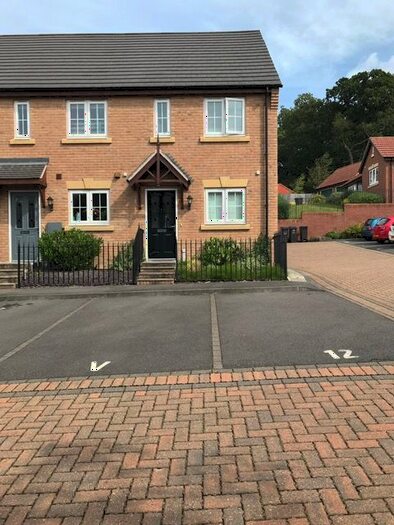 2 Bedroom Semi-Detached House To Rent In Meldrum Drive, Gainsborough, DN21