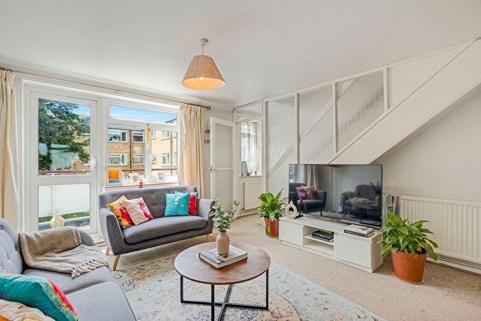2 Bedroom Flat For Sale In Woodmansterne Lane, Well House Woodmansterne Lane, SM7
