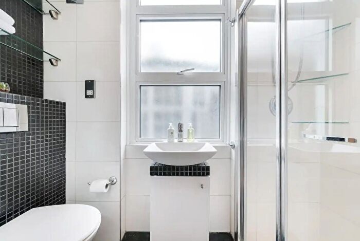 Studio To Rent In Upper Berkeley Street, London, W1H