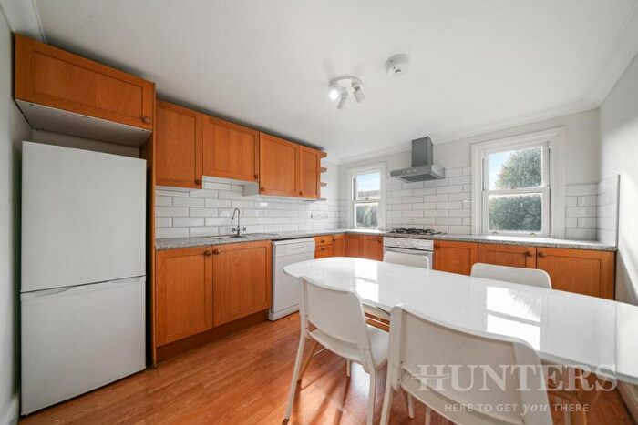 3 Bedroom Flat To Rent In Antill Road, London, N15