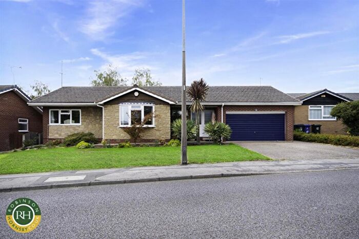 3 Bedroom Detached Bungalow For Sale In Alderson Drive, Tickhill, Doncaster, DN11