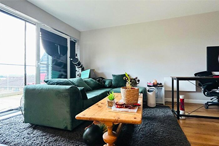 1 Bedroom Flat For Sale In Farnborough Road, Farnborough, Hampshire, GU14