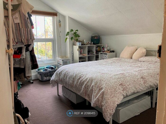 1 Bedroom Flat To Rent In Wellesley Road, Ashford, TN24