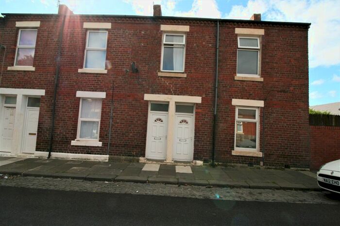 3 Bedroom Flat To Rent In Wilberforce Street, Jarrow, NE32