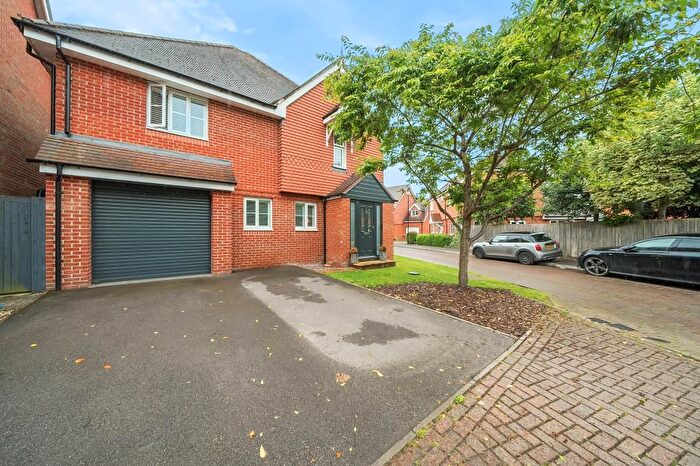 4 Bedroom Detached House To Rent In Lowbury Gardens, Compton, RG20