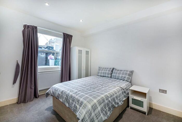 2 Bedroom Flat To Rent In Victoria Road, Queen's Park, London, NW6