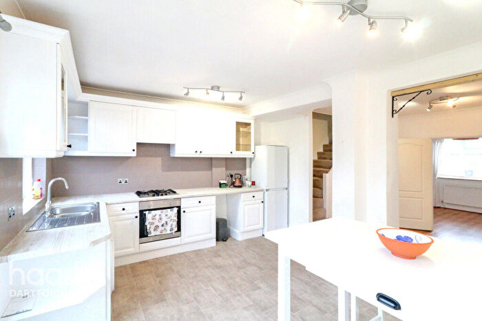 2 Bedroom End Of Terrace House To Rent In Ivy Close, Dartford, DA1