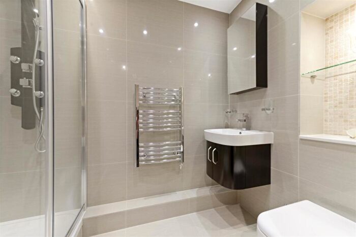 3 Bedroom Flat To Rent In St. Johns Wood Park, St Johns Wood, NW8