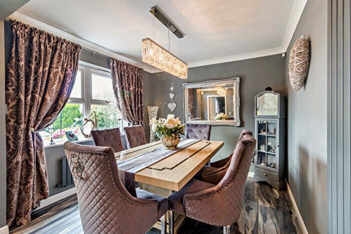 5 Bedroom Detached House For Sale In St Peters Heights, Old Edlington, Doncaster, DN12