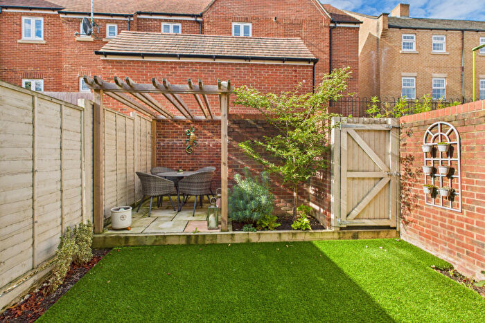 3 Bedroom Terraced House For Sale In Harrier Close, Hemel Hempstead, HP3