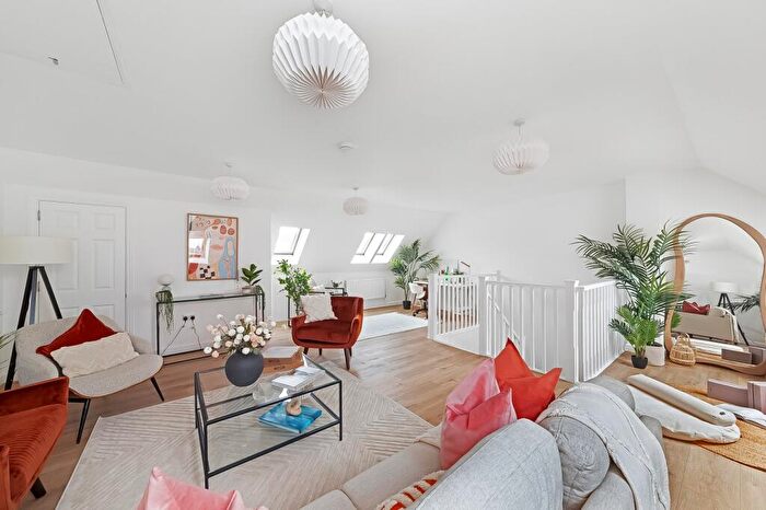 2 Bedroom Flat For Sale In Kelly Avenue, Peckham, London, SE15