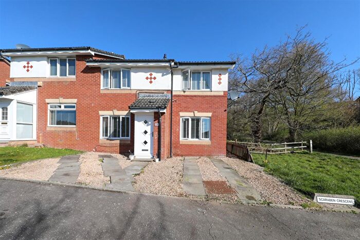 4 Bedroom Semi-Detached House For Sale In Scaraben Crescent, Glenrothes, KY6