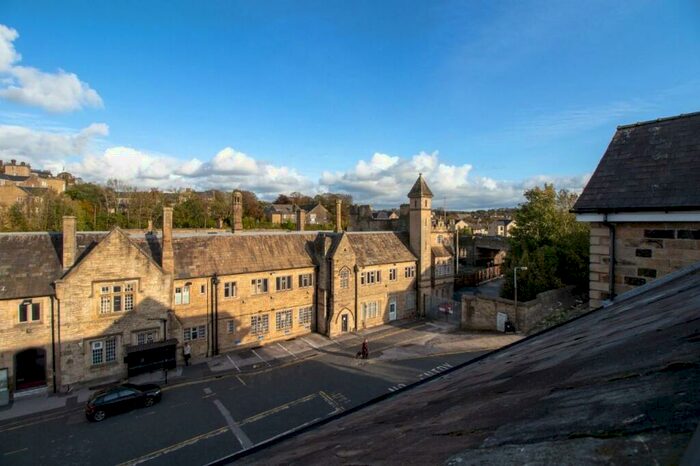 3 Bedroom Apartment To Rent In Bay View Court, Station Road, Lancaster, LA1